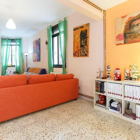 Guest house & Cozy Residencia De Estudiantes 2*