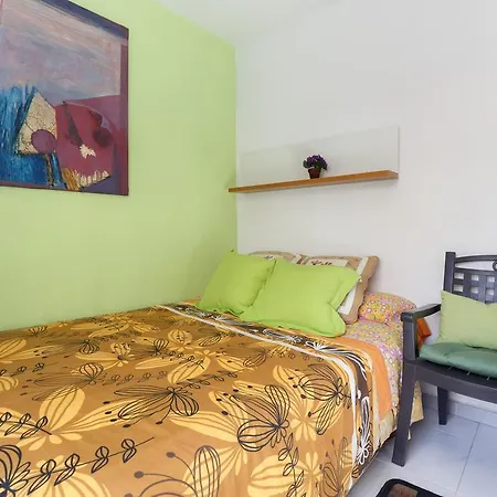 Guest house & Cozy Residencia De Estudiantes 2*