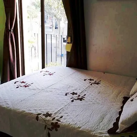Vendégház & Cozy Residencia De Estudiantes Barcelona